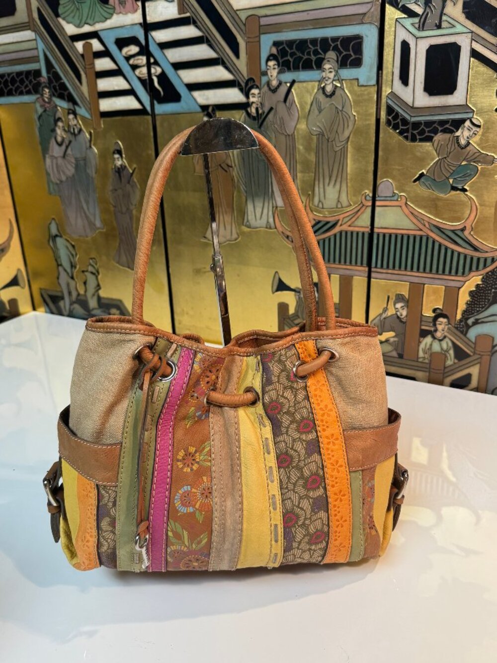 Like New  - Fossil shoulder bag -Pictures do not do it justice